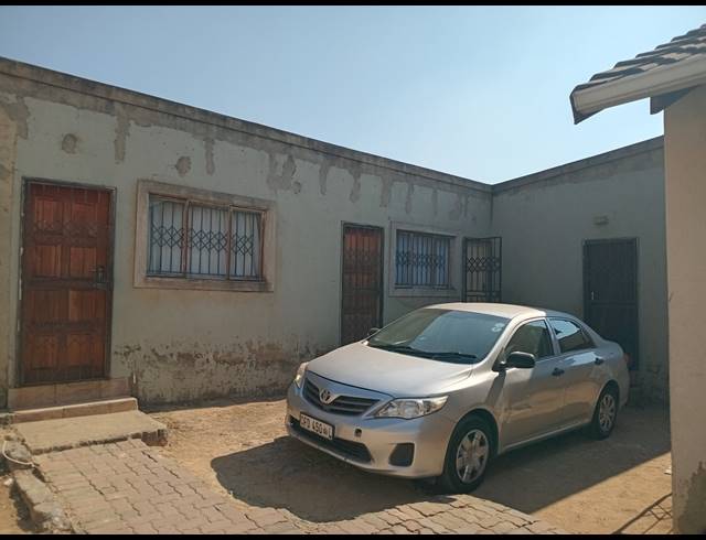 6 BEDROOM FREEHOLD FOR SALE IN COSMO CITY